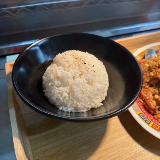 26 oz Steamed White Rice.